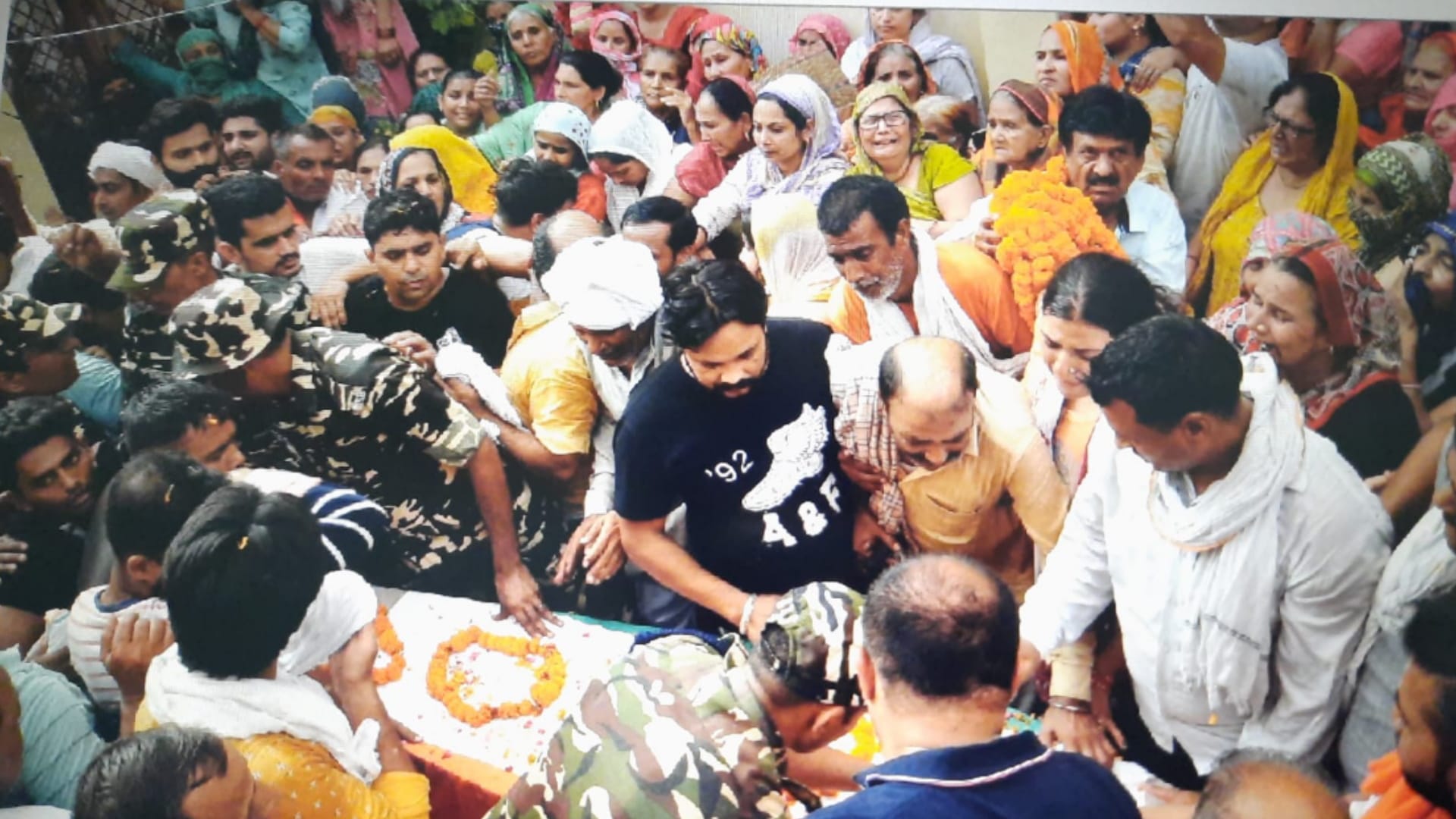 Muzaffarnagar News: SSB jawan Ankit Chaudhary was cremated in a gloomy atmosphere, see photos