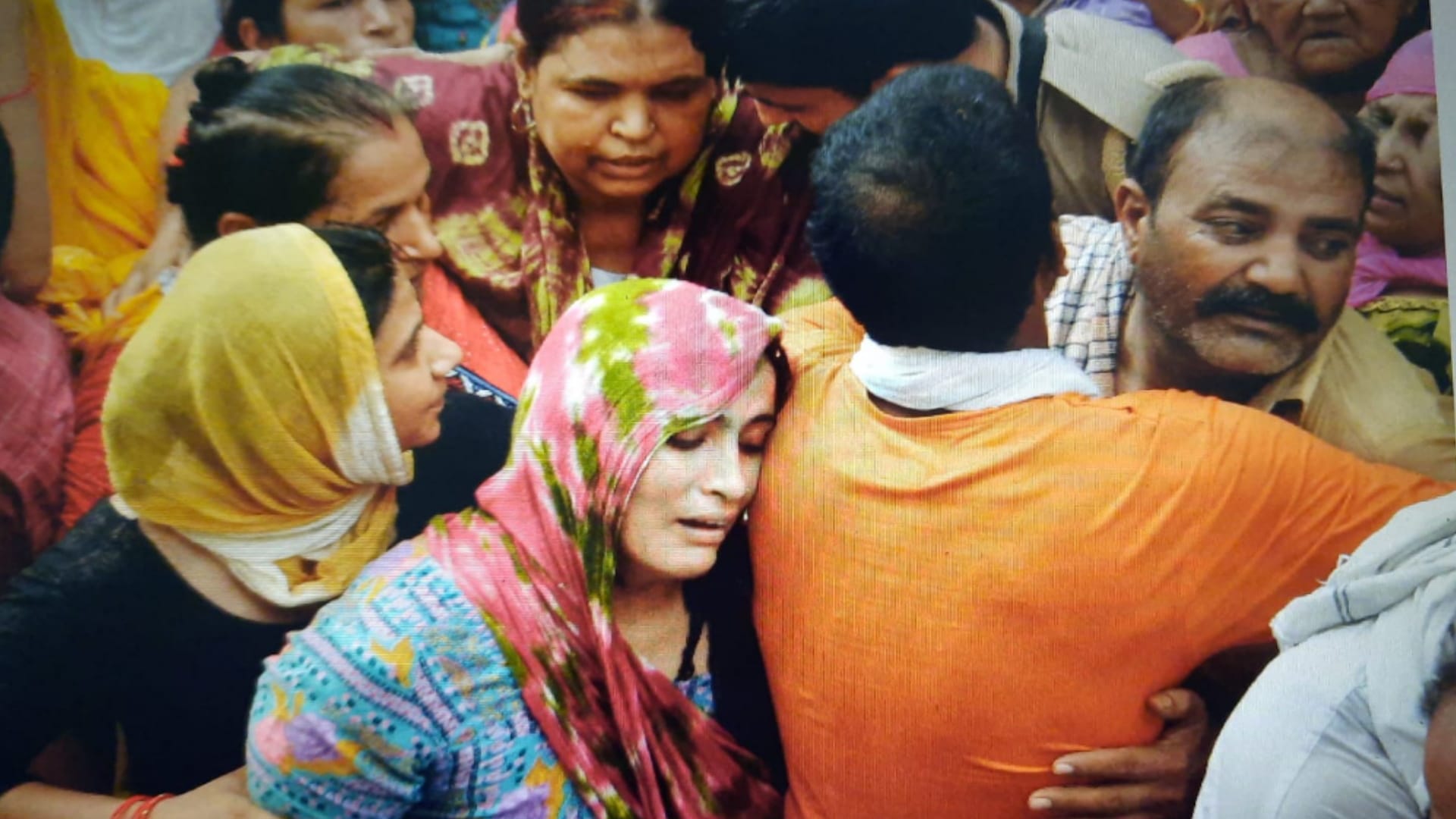 Muzaffarnagar News: SSB jawan Ankit Chaudhary was cremated in a gloomy atmosphere, see photos