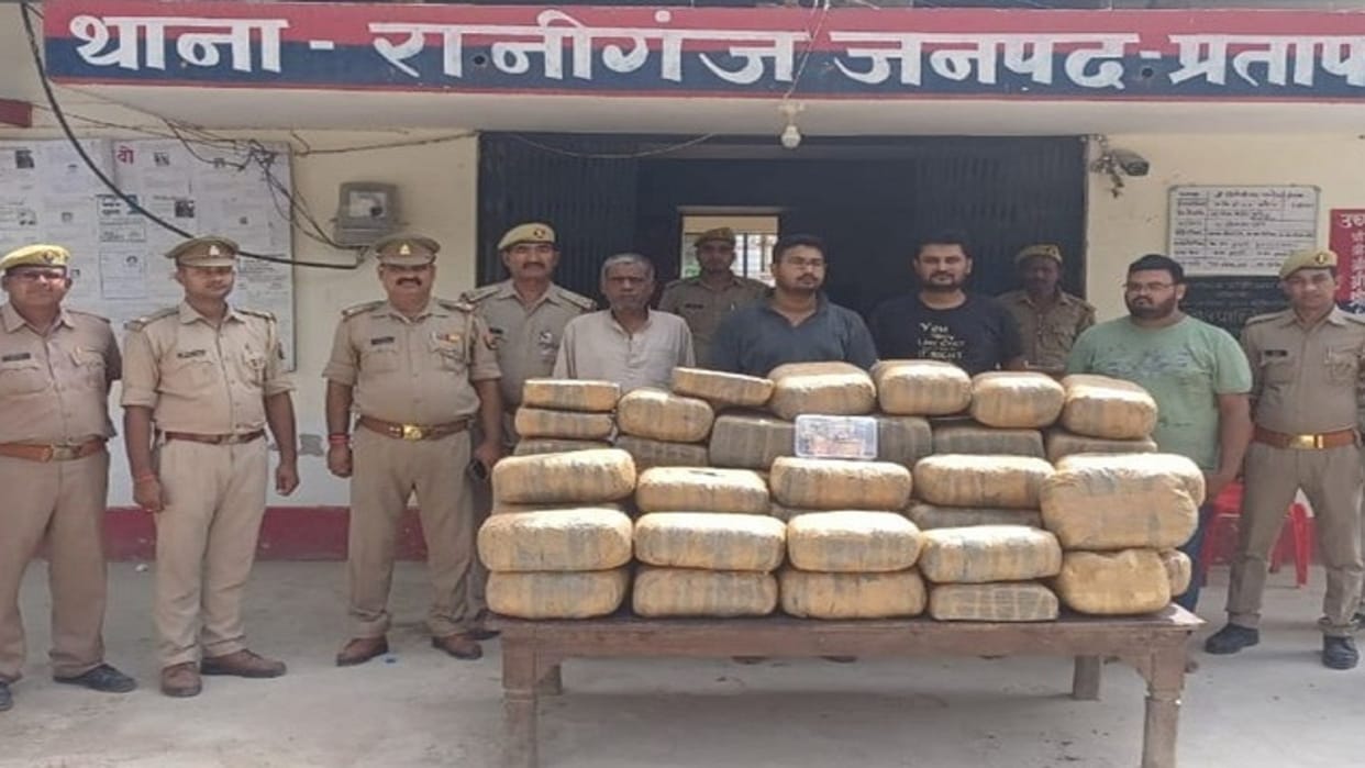 Four smugglers arrested with ganja worth 30 lakhs, used to supply from luxury vehicles