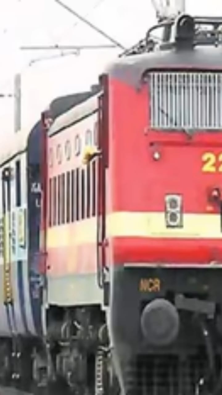 many trains affected due to the breaking of the electric wire In Ratlam Railway Division