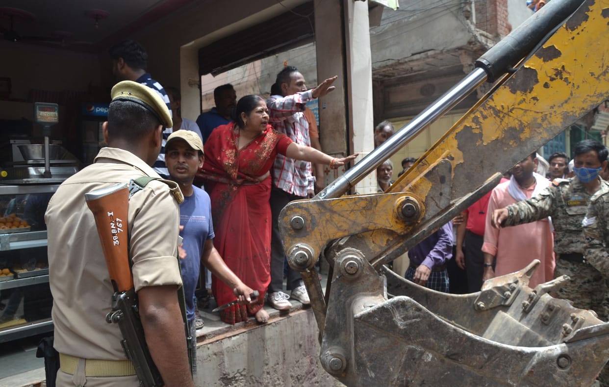 Aligarh: Encroachment removed in Rasalganj amid protests and fights