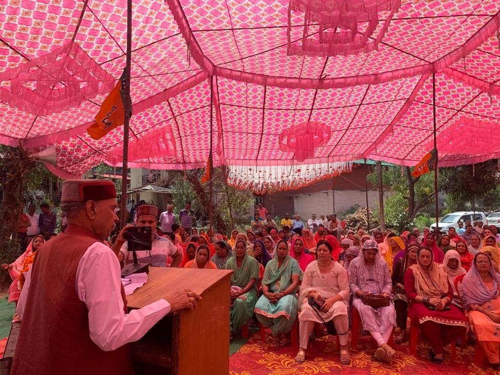 Modi has given India a different identity: Dhumal