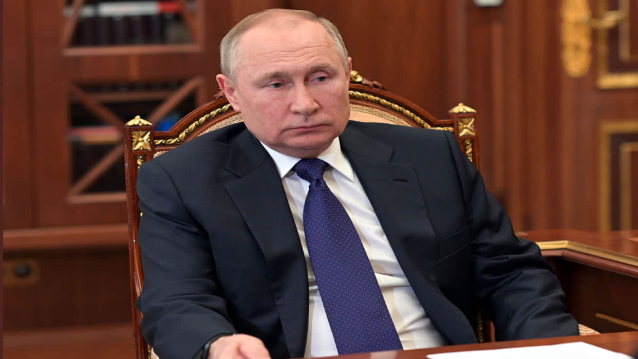 Putin's Top Secret Reveal Vladimir Putin is already dead a body double might be taken his place british intelligence agency mi6 officials claim