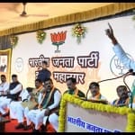 भाजपा कार्यालय में पदाधिकारियों व कार्यकर्ताओं को संबोधित करते सीएम शिवराज