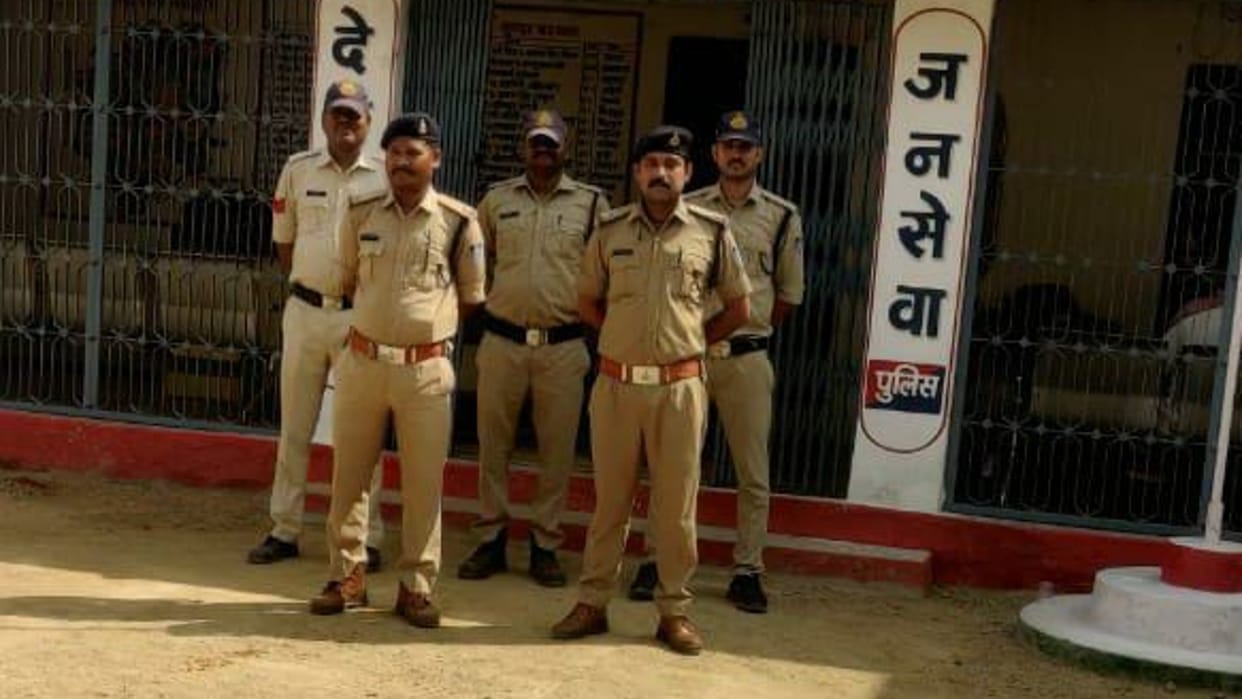 Chhatarpur News: 54 liters of illicit liquor seized, accused arrested