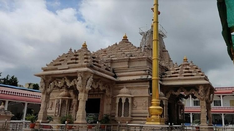 Tripura Sundari Temple:यहां दिन में तीन बार बदलता है मां का स्वरूप ...