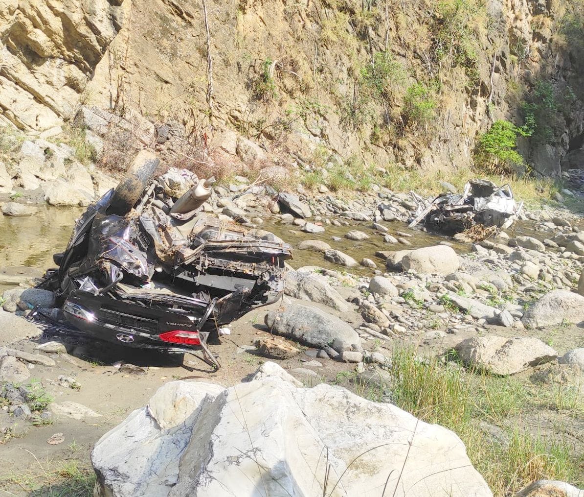 car accident in aani behena
