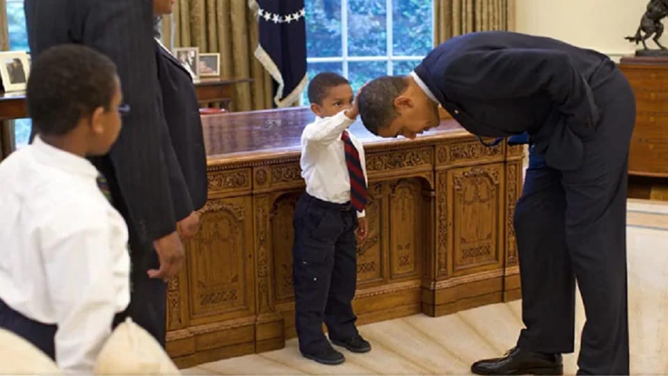 Hair Like Mine: Obama reunites with boy with similar hair after 13 years, 2009 photo again popular