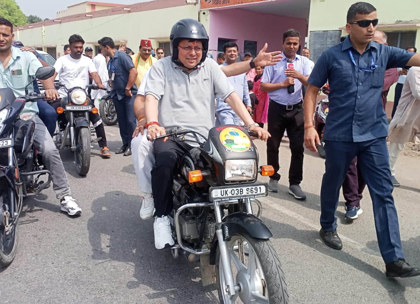 Uttarakhand Champawat Bypolls: CM Pushkar Singh Dhami came out on bike to campaign door to door, see Photos
