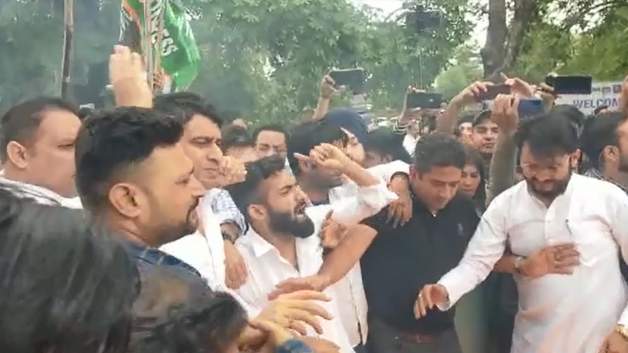 Sidhu Moosewala death jammu Youth Congress protest in front of AAP office burns CM bhagwant maan effigy demand resignation