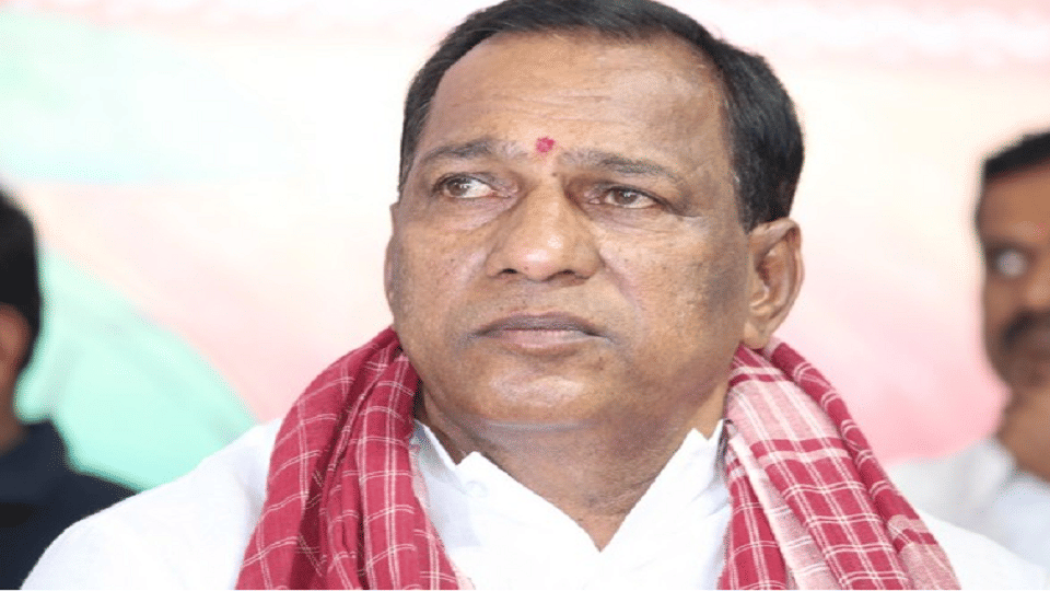 Telangana minister M Malla Reddy convoy Attacked
