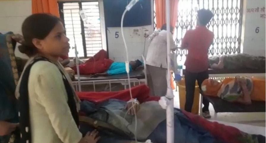 A canter full of devotees going for Ganga bath overturned, one died, 35 injured