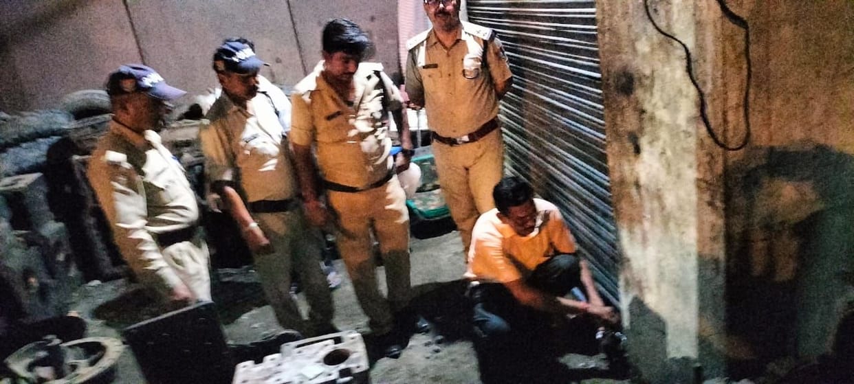 The police of Jameel Kabadi, the helper of the killers, sealed the shop, searches continued