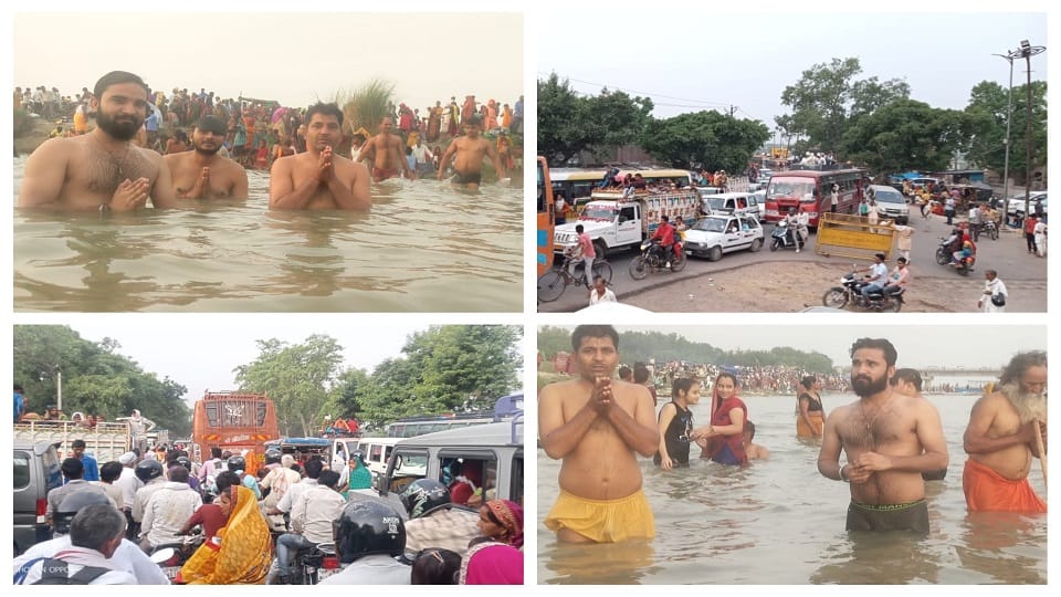 Somvati Amavasya 2022 huge crowd of pilgrims gathered on ganga ghats in kasganj