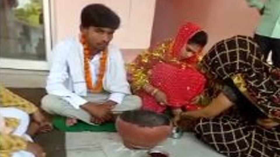 boyfriend and girlfriend got married in the temple in Mainpuri