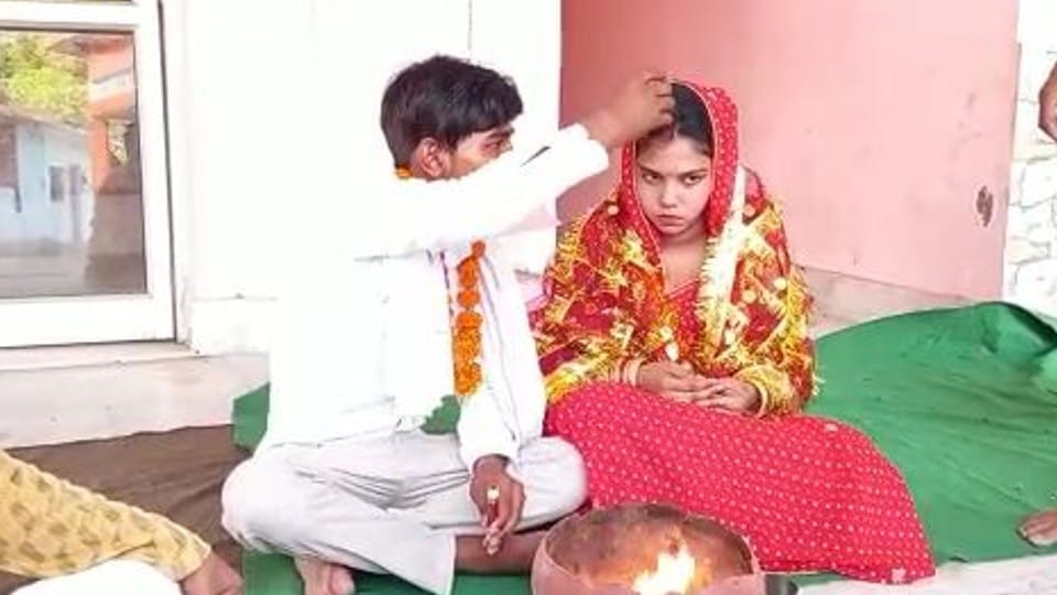 boyfriend and girlfriend got married in the temple in Mainpuri