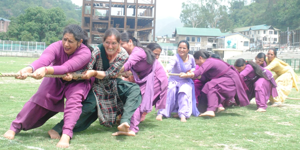 mandi news, himachal news, asha worker beat anganwadi team rassakashi competition