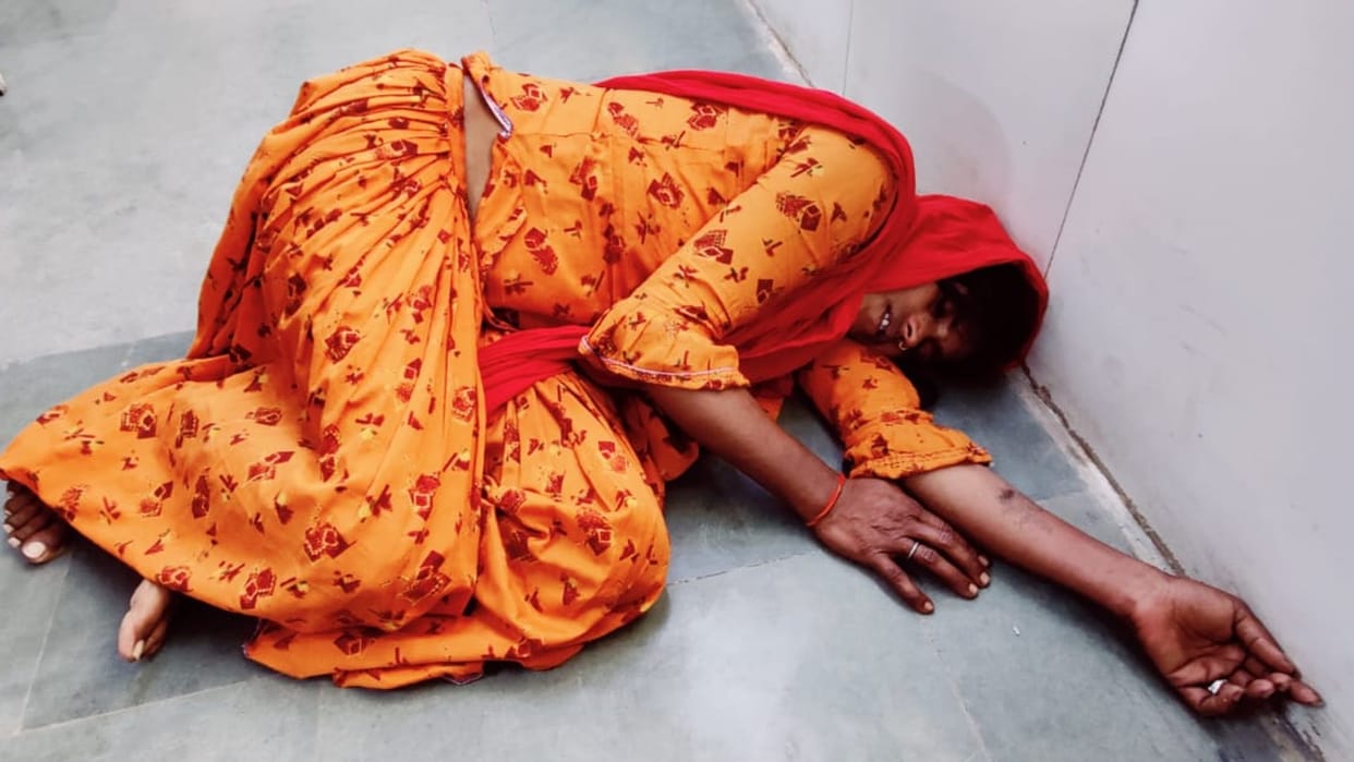 Chhatarpur: The dog ate the food of the children, then the sad mother ate poison, was admitted in critical condition