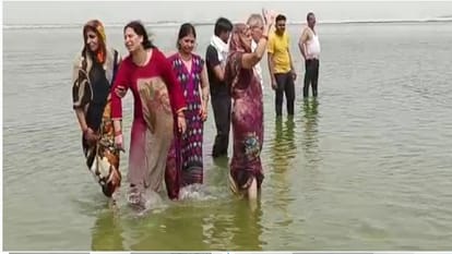 brothers who came to the maternal grandmother's house in Prayagraj from Noida died due to drowning in the river.