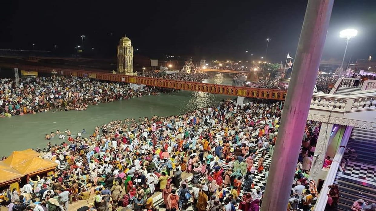 Kumbh record broken on Somvati Amavasya 34 lakh devotees took bath