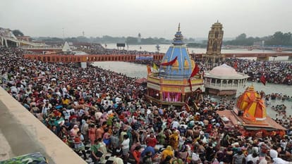 Kumbh record broken on Somvati Amavasya 34 lakh devotees took bath