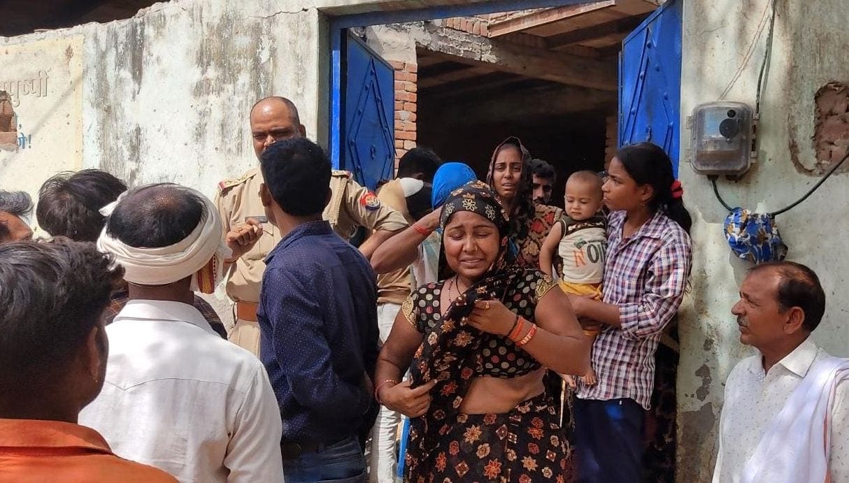 Aligarh: Married woman hanged to death, dowry murder case filed