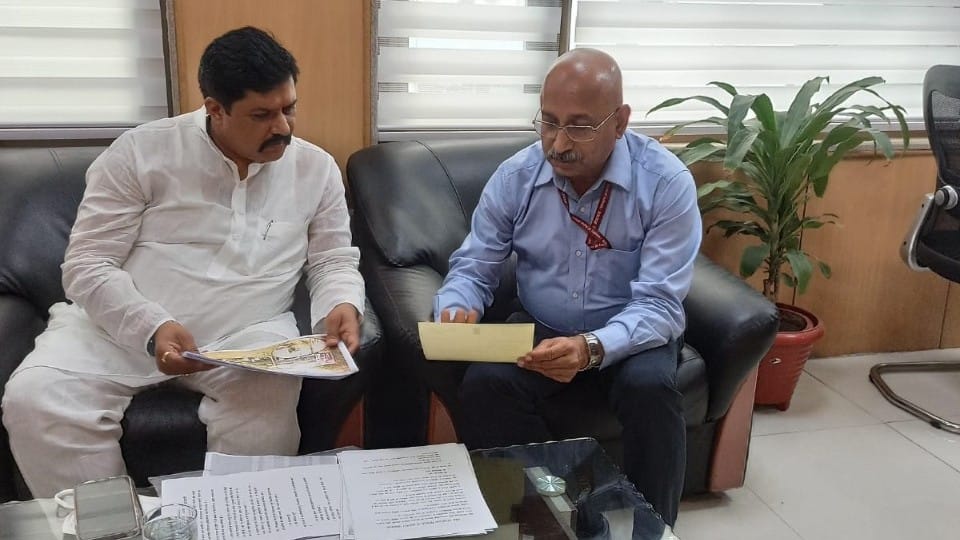 Shivpuri News: Hope to open Tiger Safari in Shivpuri soon, MP meets Secretary of Central Zoo Authority
