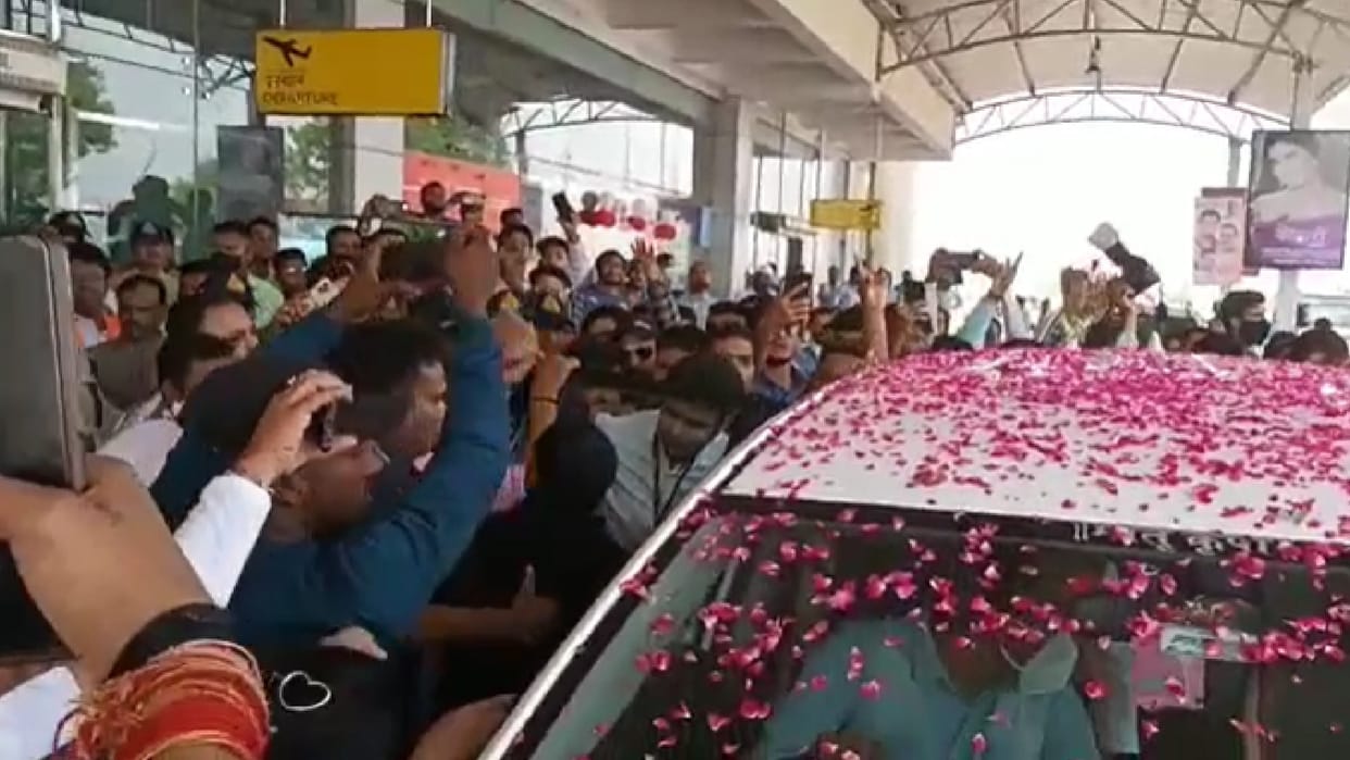 Jabalpur: Union Minister Jyotiraditya Scindia in Jabalpur, workers gave a grand welcome
