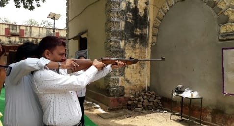 Diet principals fail to put coins on top of shooting