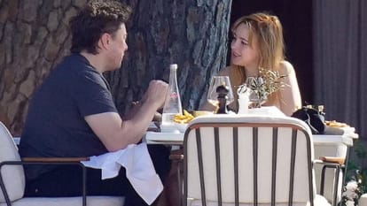 Elon Musk New Girl friend Natasha bassett see where was caught picturs on camera news in hindi