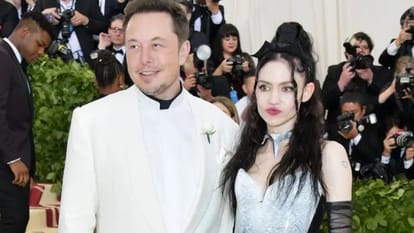Elon Musk New Girl friend Natasha bassett see where was caught picturs on camera news in hindi