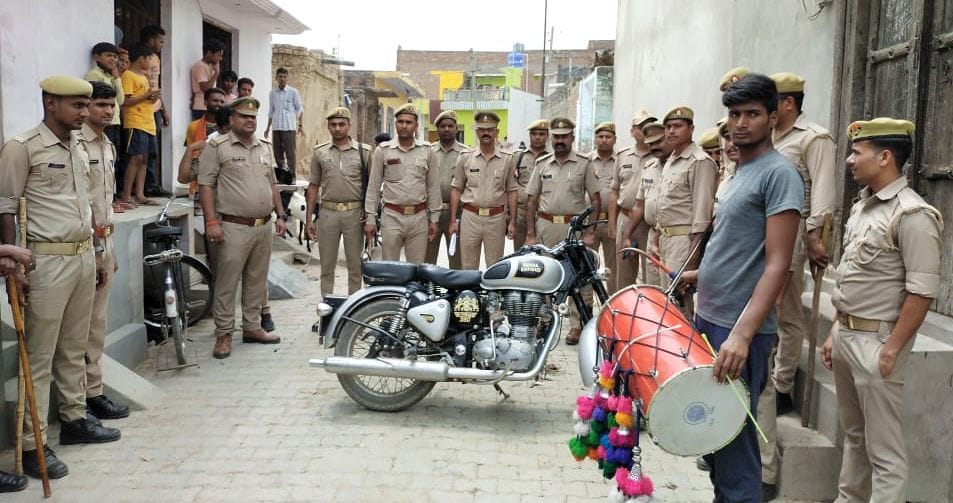 hardoi news,Police attached bikes of gangsters