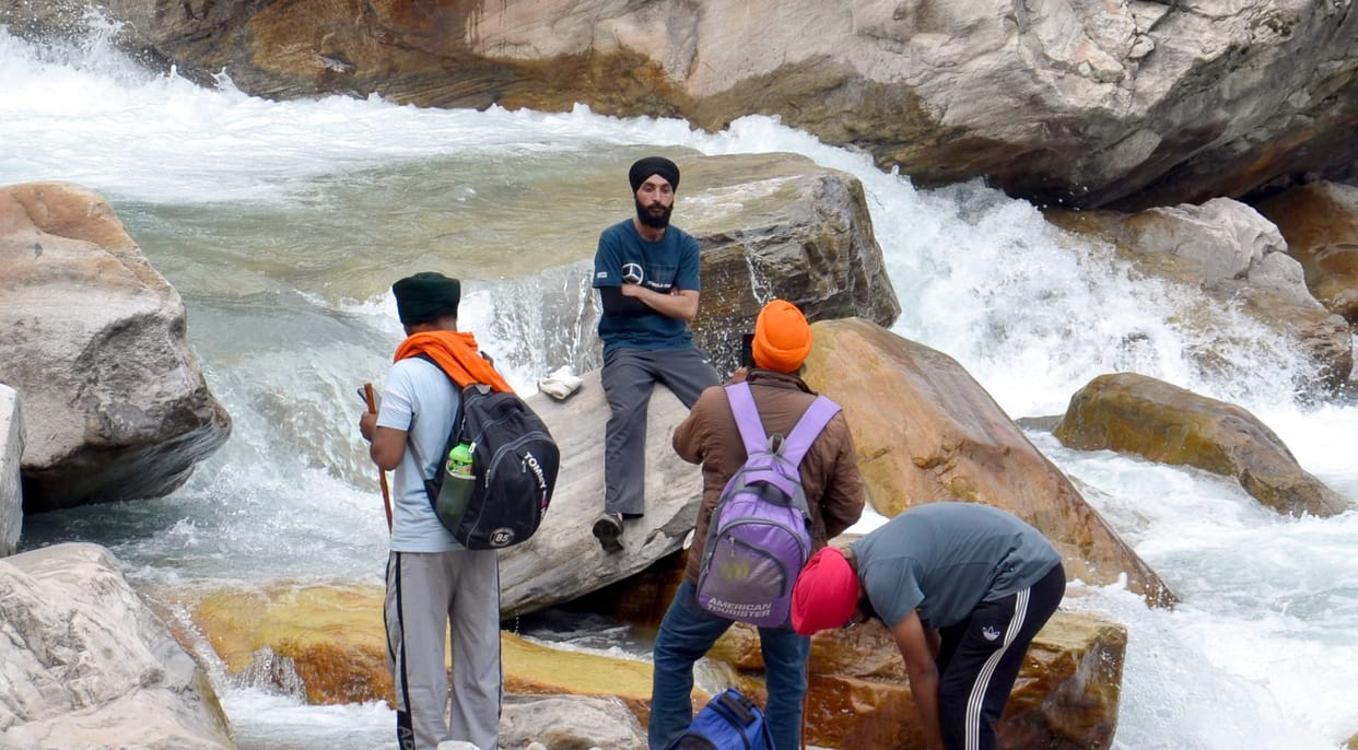 God trust the safety of pilgrims on Hemkund Sahib road