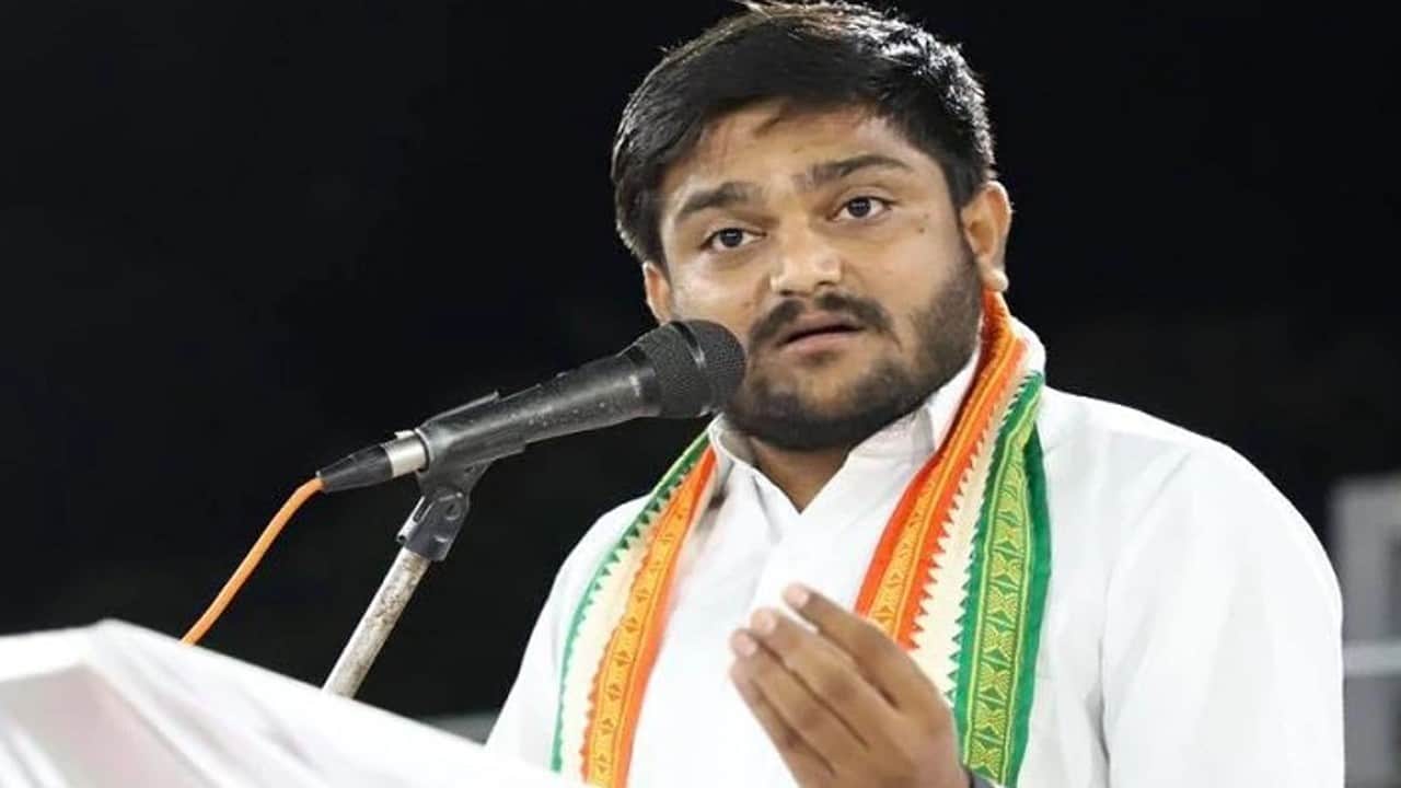 Hardik Patel Will Join BJP Know His Full Details, Controversies, and Statements Against BJP in 10 Points