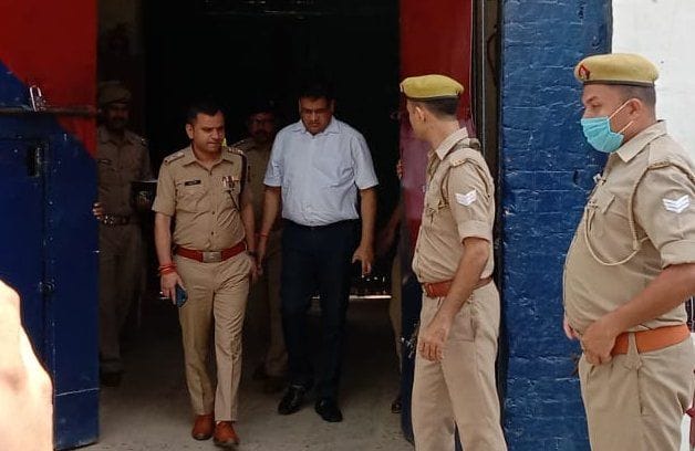 DM-SP reached jail, Keep checking the barracks for a quarter of an hour