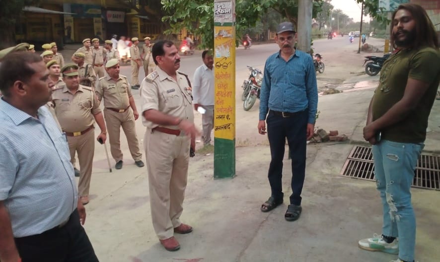 Remove encroachment from roads and drains: SDM