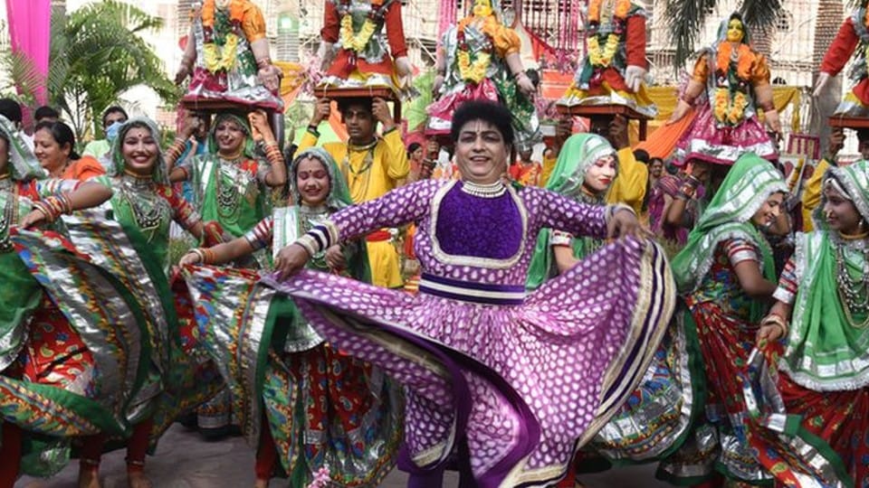 Indore Pride day: Saluting the statue of Goddess Ahilya, Shreya Ghoshal also reached Indore, said - singing here is a matter of pride