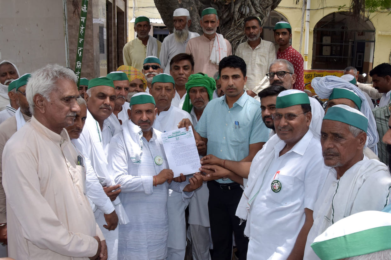 Demand for strict action in attack on Rakesh Tikait