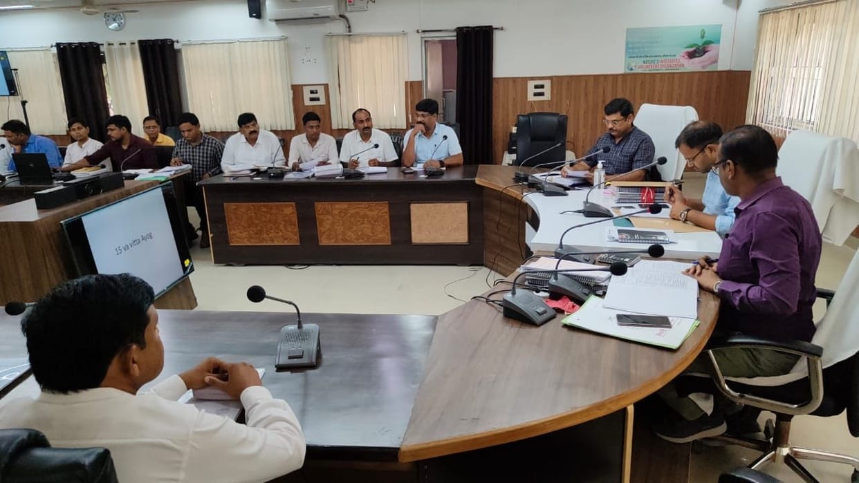 Hathras: Seize vehicles by issuing notices to land owners on illegal mining