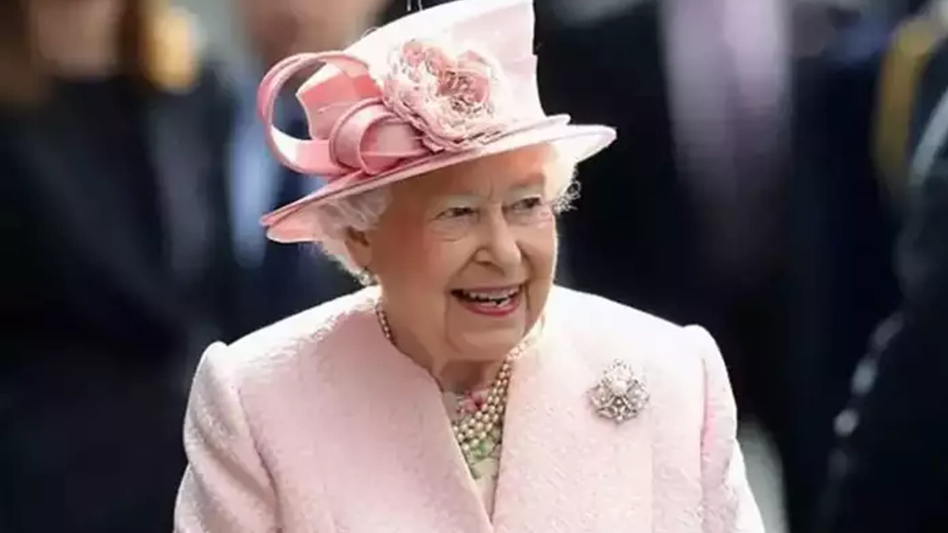 britain queen elizabeth passes away bollywood celebrities social media reaction