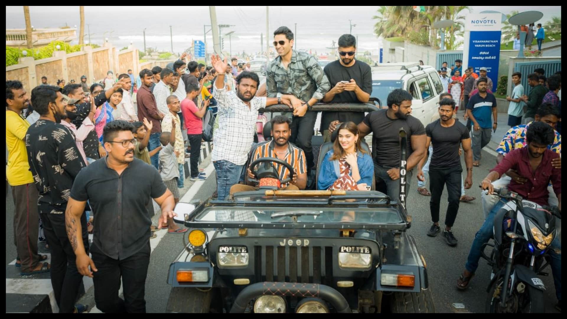 Major: Adivi Sesh saiee manjrekar and Sobhita Dhulipala seen promoting Film at the roads of Vizag