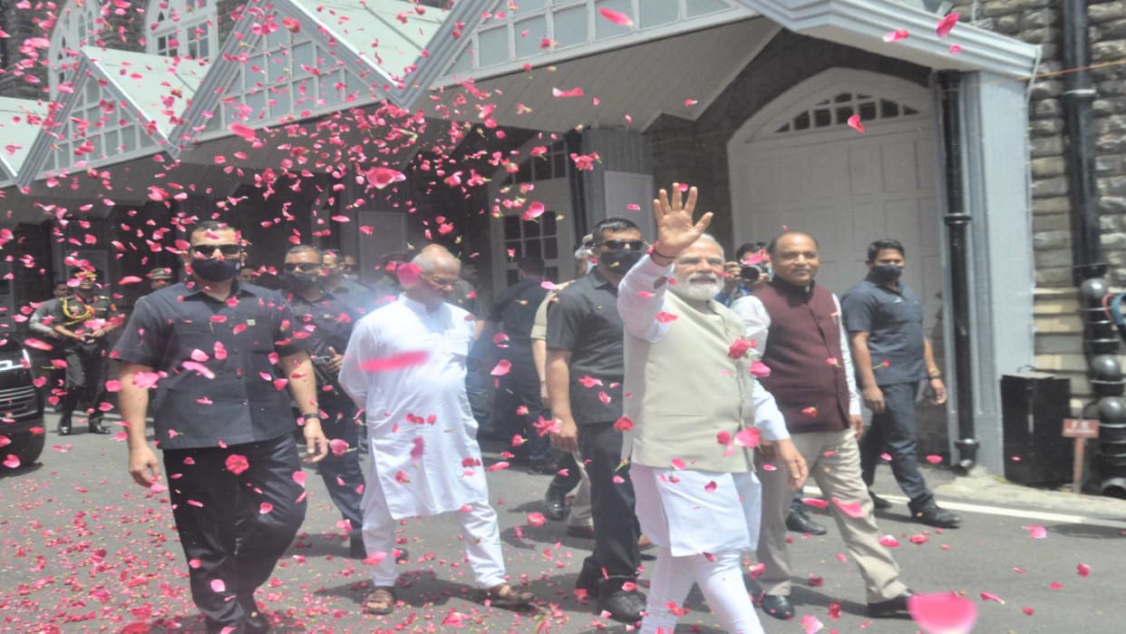 PM Modi asked the minister Does Deepak still walk to Jakhu temple?