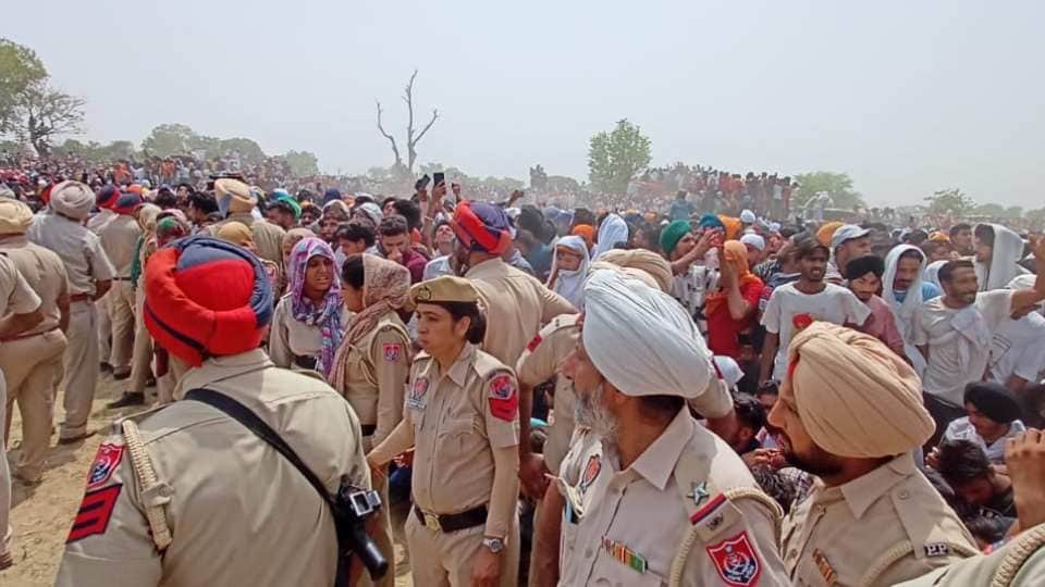 Punjabi Singer Sidhu Moose Wala cremated at his native village Moosa in Mansa