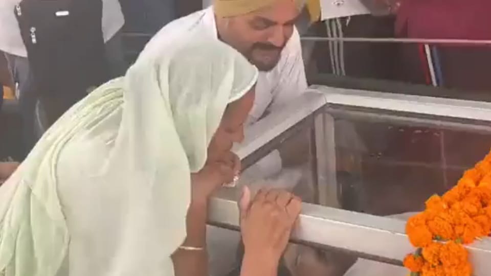 Parents of Sidhu Moosewala heattbroken after son death