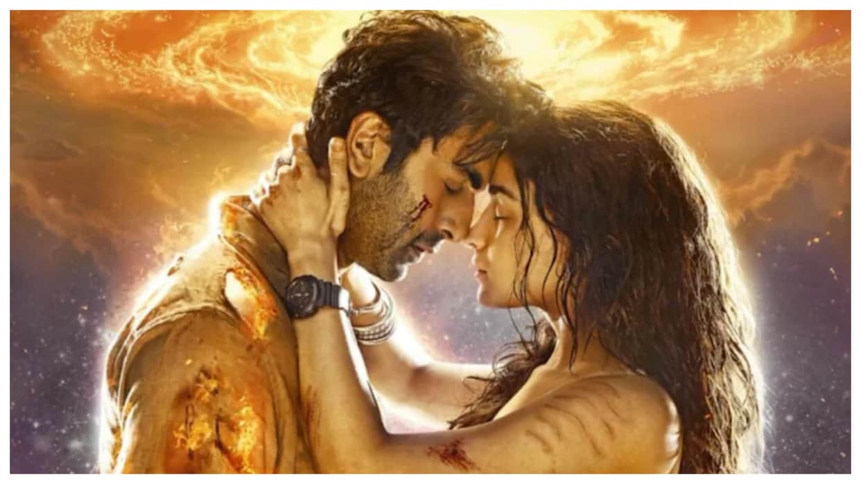 These Real Life Bollywood Couple Whose Onscreen Chemistry Was Very Solid Ranbir Alia to Ranveer Deepika