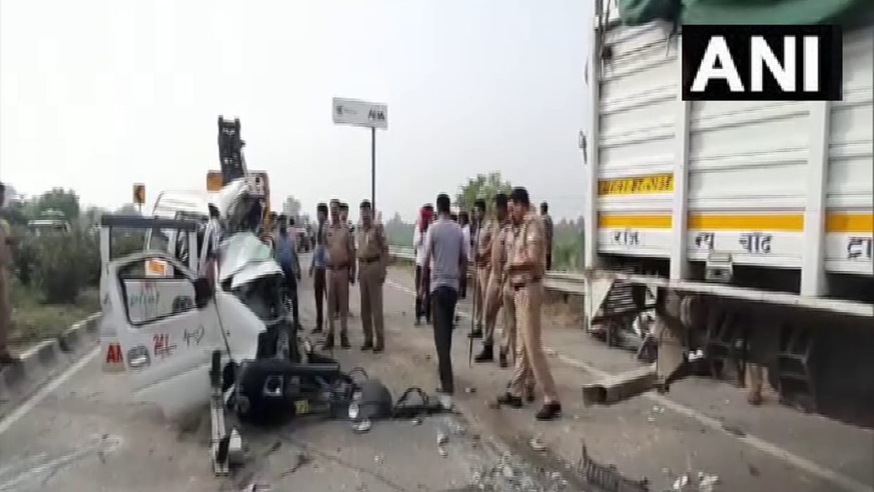 Bareilly Accident: The driver woke up for two nights to drive an ambulance for five and a half hundred kilometers