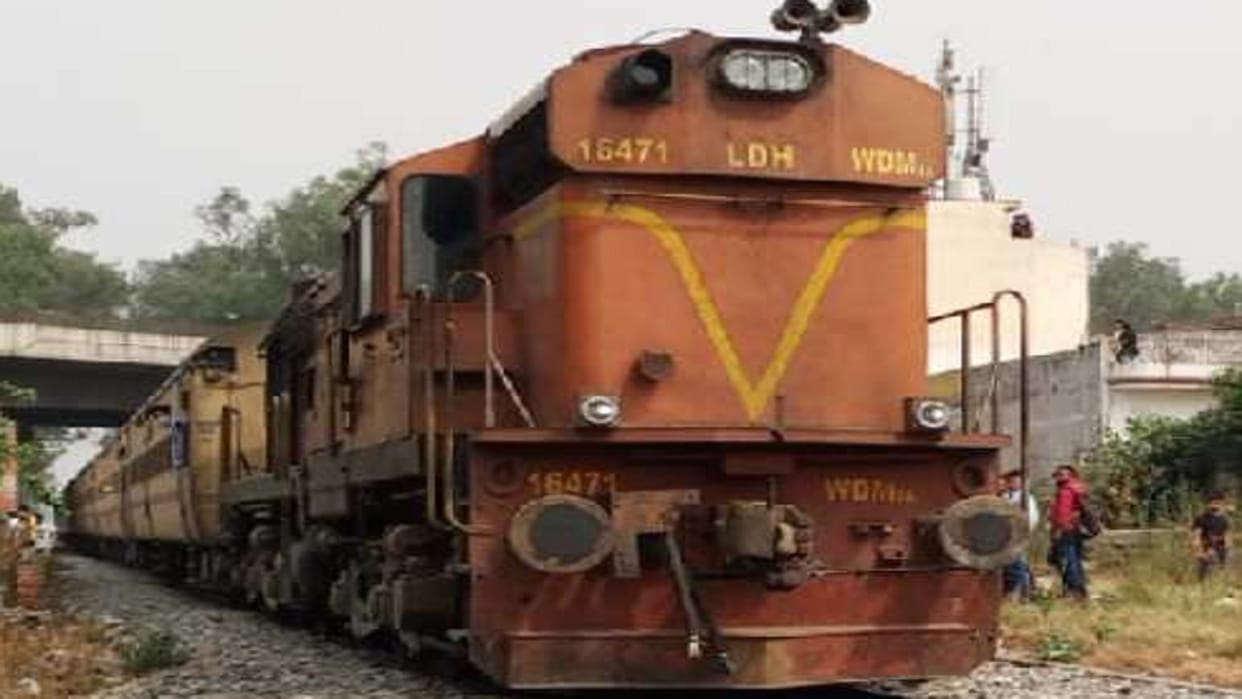 main accused in murder of bullion s wife and son in Aligarh jumped in front of train.