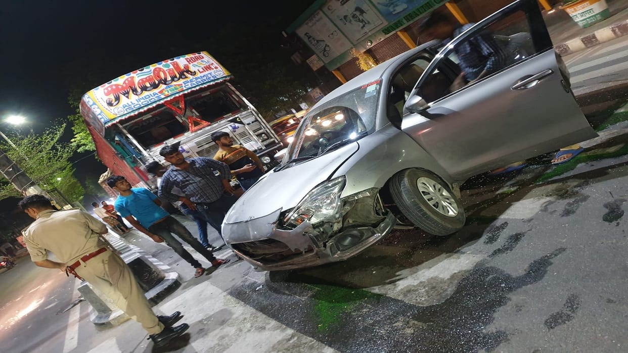 Agra Road Accident Two seriously injured in road accident admitted to hospital