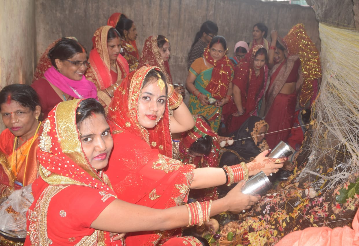 women worshiped the banyan tree