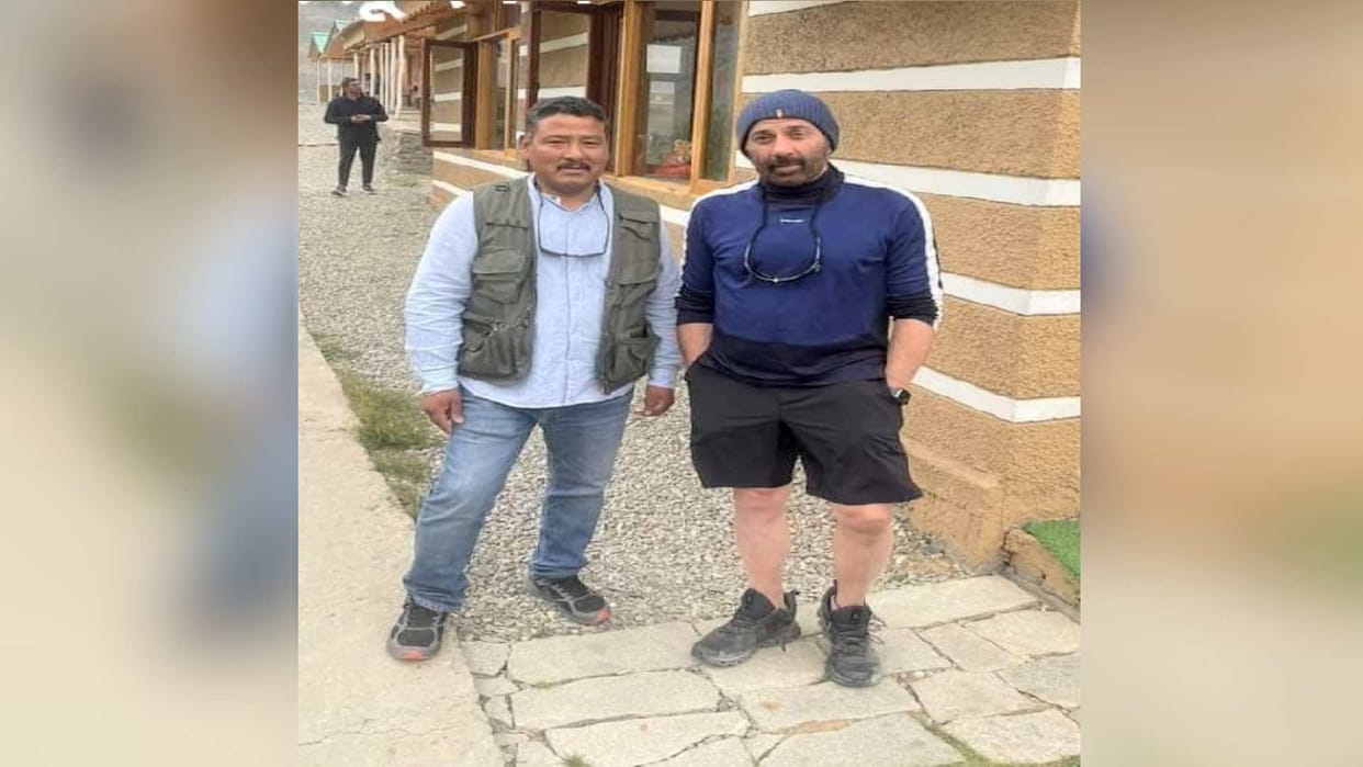 Actor Sunny Deol reached Lahaul, visited Shikunla Pass